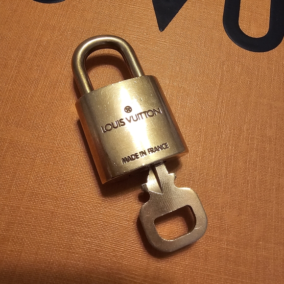 Louis Vuitton Gold Padlock with Key - Picture 4 of 7